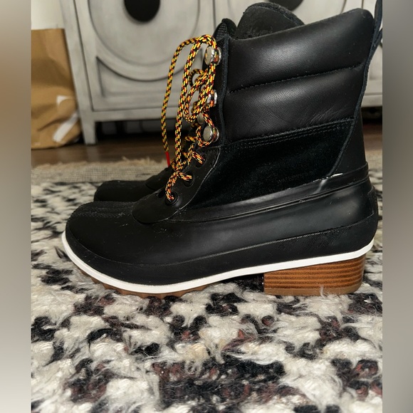 Sorel heeled winter boot - Picture 4 of 7